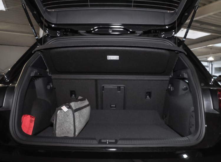 Golf VIII R Performance 2,0 l TSI OPF 4MOTION 245 kW (333 PS) 7-Gang- DSG Navi Leder