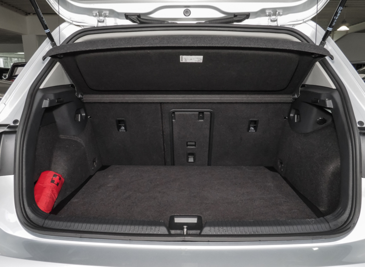 Golf VIII 'ACTIVE' 2,0 l TDI DSG!, Navi, Alu, Digital uvm.110 kW (150 PS)
