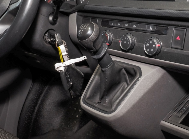 T6.1 Kombi 2.0 TDI Eco Profi lang, Navi, 9 Sitzer!, Klima,AHK uvm