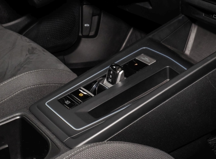 Golf VIII Variant Business 1.5 eTSI DSG!Discover Pro, Alu auf Allwetter, Sportsitze uvm Navi