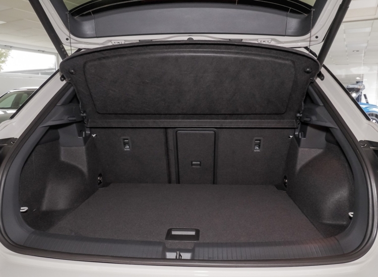 T-Roc R-Line 2.0 l TSI OPF 4MOTION 140 kW (190 PS) 7-Gang- DSG Navi